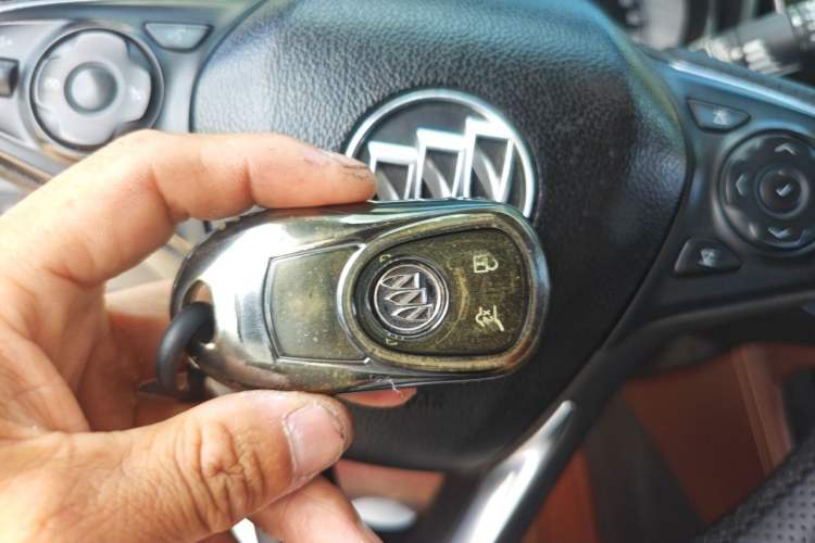 Used Buick Envision 2015 20T Four-Wheel Drive Luxury Model Vehicle Key