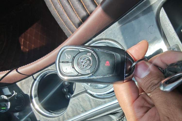 Used Buick Envision 2015 20T Four-Wheel Drive Luxury Model Vehicle Key