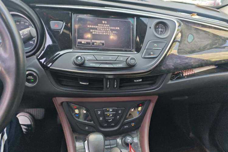 Used Buick Envision 2015 20T Two-Wheel-Drive Elite Model Audio And AC Panel