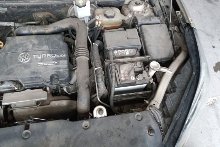 Used Buick Envision 2015 20T Four-Wheel Drive Luxury Model Engine Bay Left