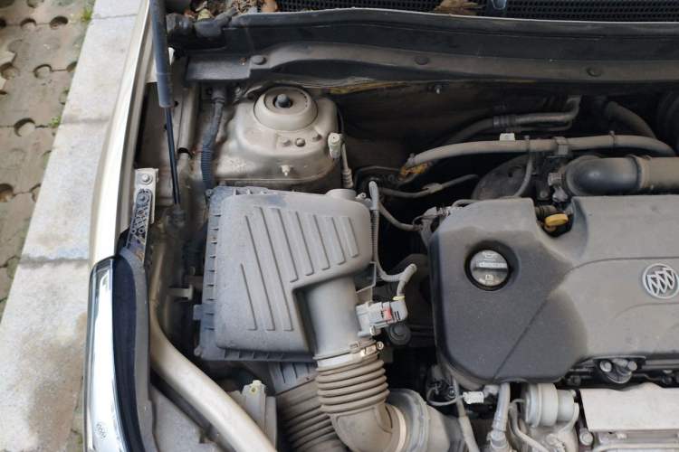 Used Buick Envision 2015 20T Four-Wheel Drive Luxury Model Engine Bay Right