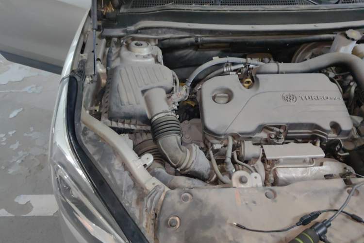 Used Buick Envision 2015 20T Two-Wheel-Drive Elite Model Engine Bay Right