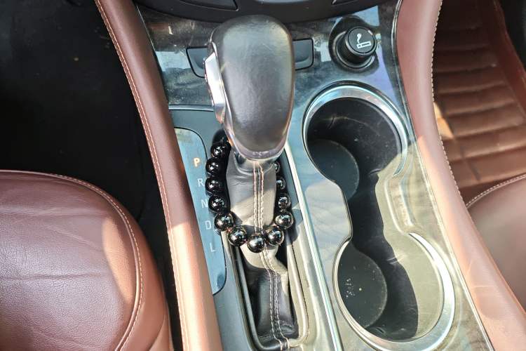 Used Buick Envision 2015 20T Two-Wheel-Drive Elite Model Gear Lever
