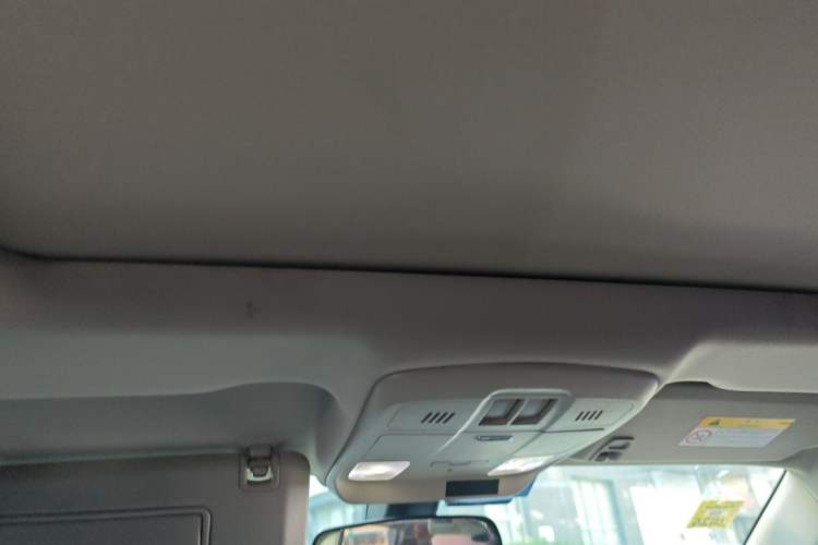 Used Buick Envision 2015 20T Two-Wheel-Drive Elite Model Headliner