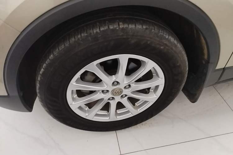 Used Buick Envision 2015 20T Four-Wheel Drive Luxury Model Left Front Wheel Hub