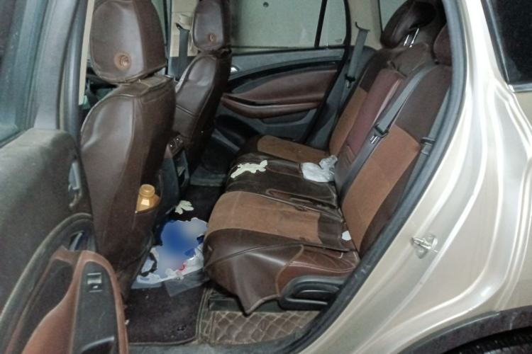 Used Buick Envision 2015 20T Four-Wheel Drive Luxury Model Left Rear Seat