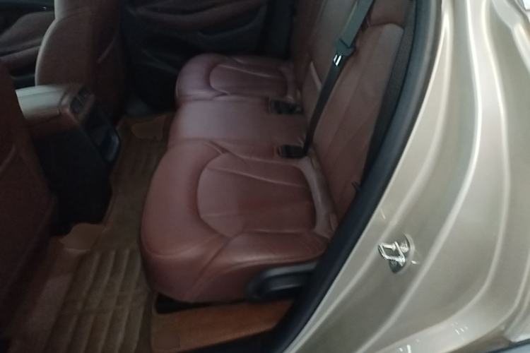 Used Buick Envision 2015 20T Four-Wheel Drive Luxury Model Left Rear Seat