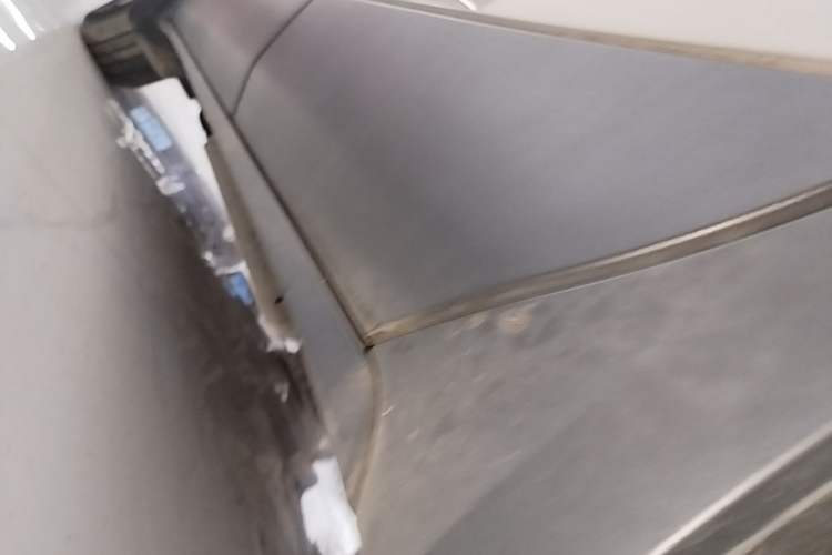 Used Buick Envision 2015 20T Four-Wheel Drive Luxury Model Left Side Sill