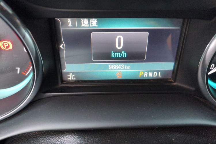 Used Buick Envision 2015 20T Four-Wheel Drive Luxury Model Odometer Close Up