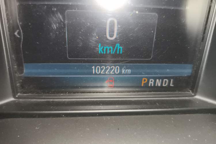 Used Buick Envision 2015 20T Two-Wheel-Drive Leading Model Odometer Close Up