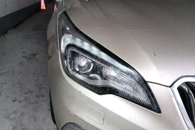 Used Buick Envision 2015 20T Four-Wheel Drive Luxury Model Right Front Headlight