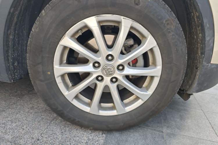 Used Buick Envision 2015 20T Two-Wheel-Drive Elite Model Right Front Wheel Hub