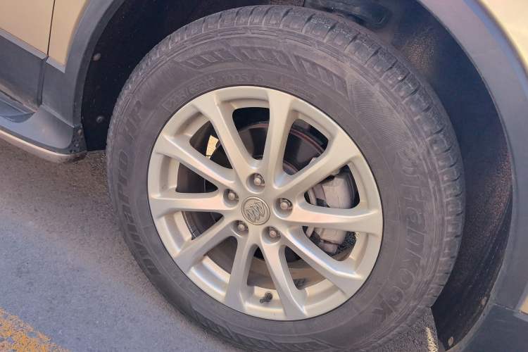 Used Buick Envision 2015 20T Two-Wheel-Drive Elite Model Right Front Wheel Hub