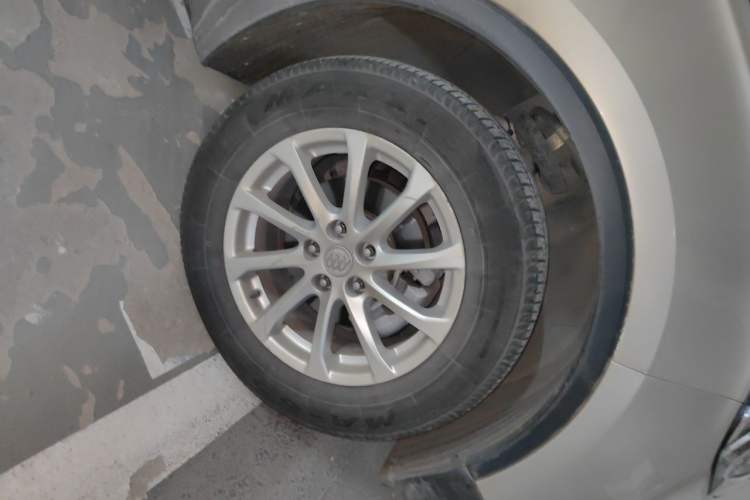 Used Buick Envision 2015 20T Two-Wheel-Drive Elite Model Right Front Wheel Hub