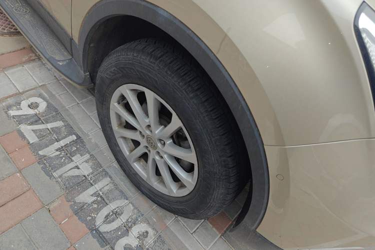 Used Buick Envision 2015 20T Four-Wheel Drive Luxury Model Right Front Wheel Hub