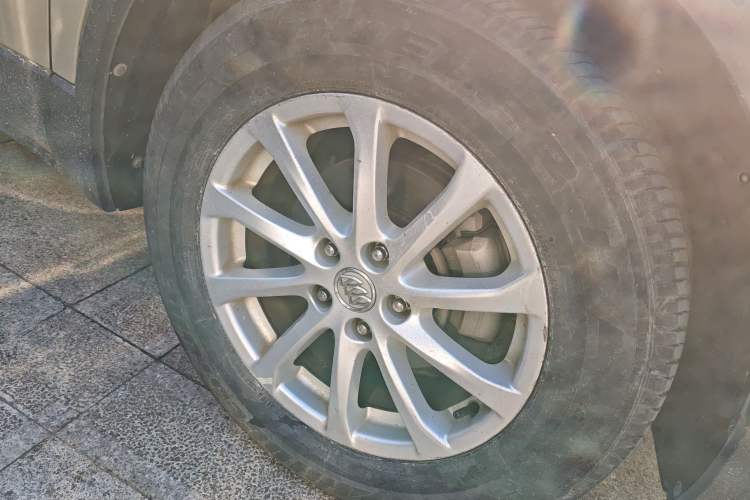 Used Buick Envision 2015 20T Two-Wheel-Drive Elite Model Right Front Wheel Hub