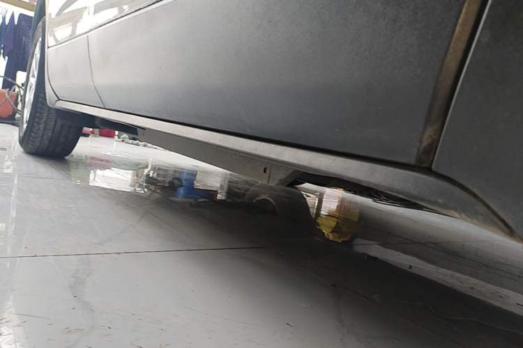 Used Buick Envision 2015 20T Four-Wheel Drive Luxury Model Right Side Sill