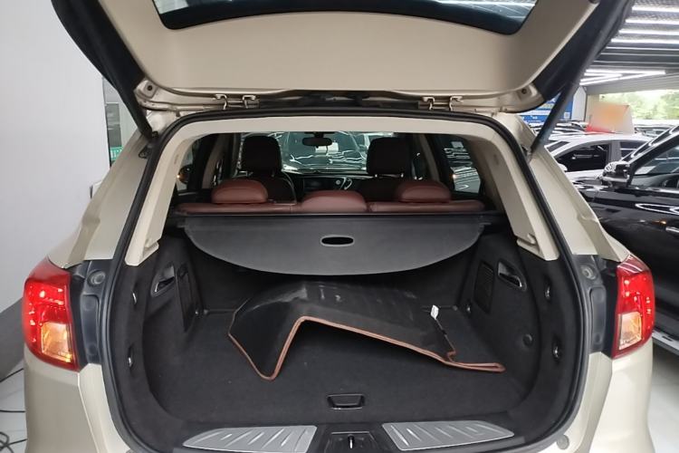 Used Buick Envision 2015 20T Four-Wheel Drive Luxury Model Trunk