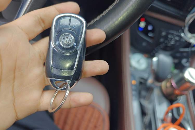 Used Buick Envision 2015 20T Four-Wheel Drive Luxury Model Vehicle Key
