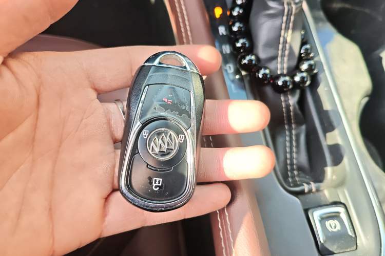 Used Buick Envision 2015 20T Two-Wheel-Drive Elite Model Vehicle Key