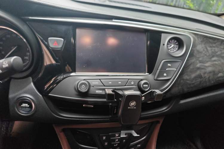 Used Buick Envision 2016 20T Two-Wheel-Drive Elite Model Audio And AC Panel