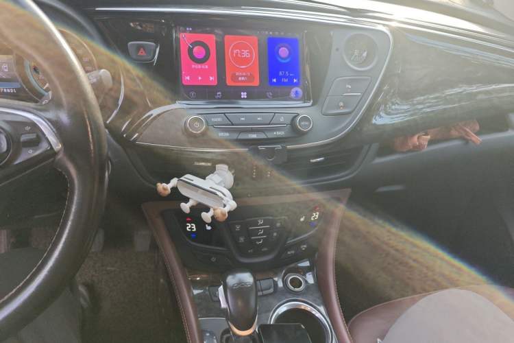 Used Buick Envision 2016 20T Two-Wheel-Drive Elite Model Audio And AC Panel