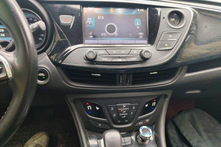 Used Buick Envision 2016 20T Two-Wheel-Drive Elite Model Audio And AC Panel