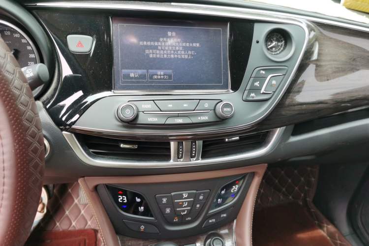 Used Buick Envision 2016 28T Four-Wheel Drive Luxury Model Audio And AC Panel