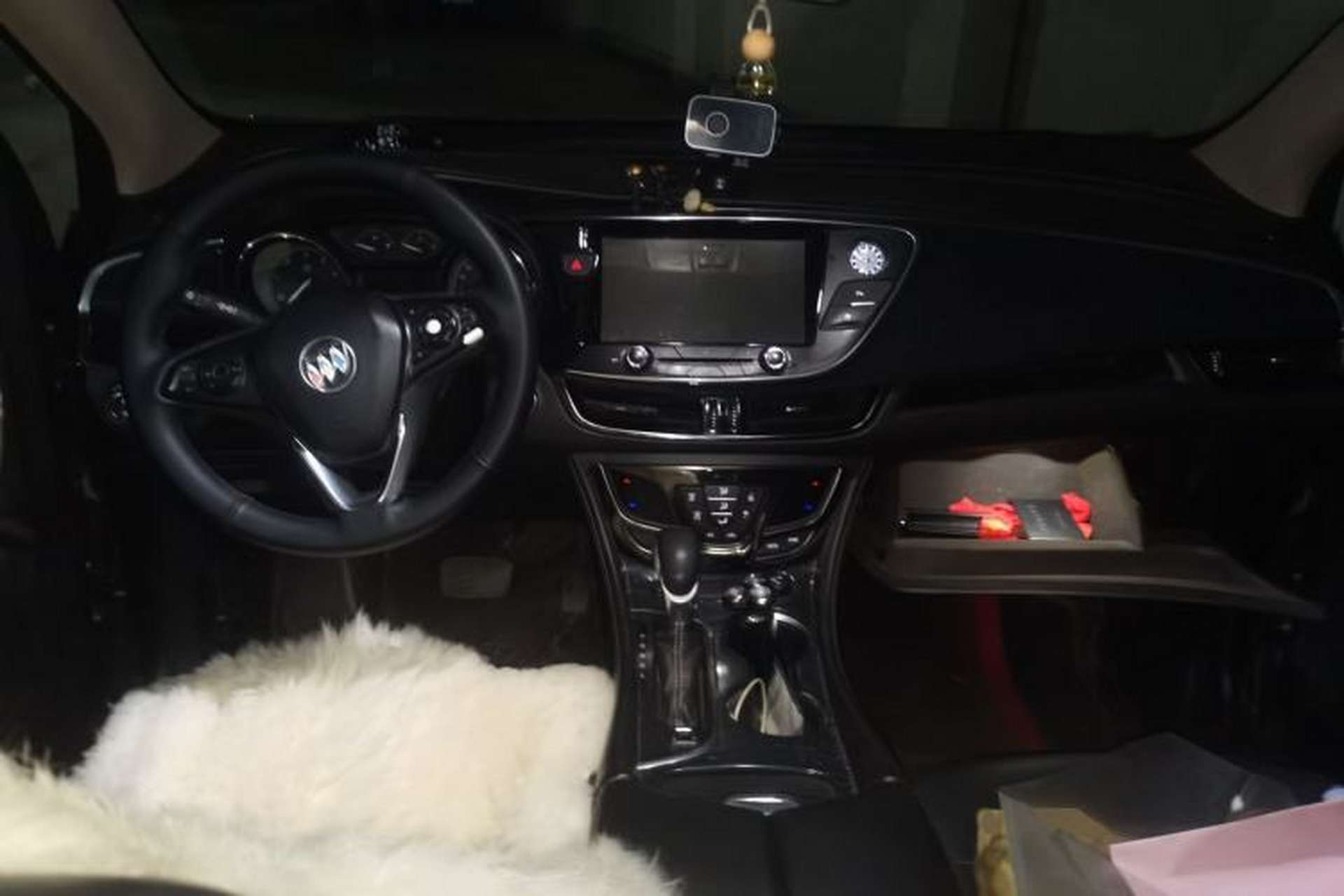 Used Buick Envision 2016 20T Two-Wheel Drive Leading Version Center Console