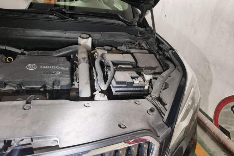 Used Buick Envision 2016 20T Two-Wheel-Drive Elite Model Engine Bay Left