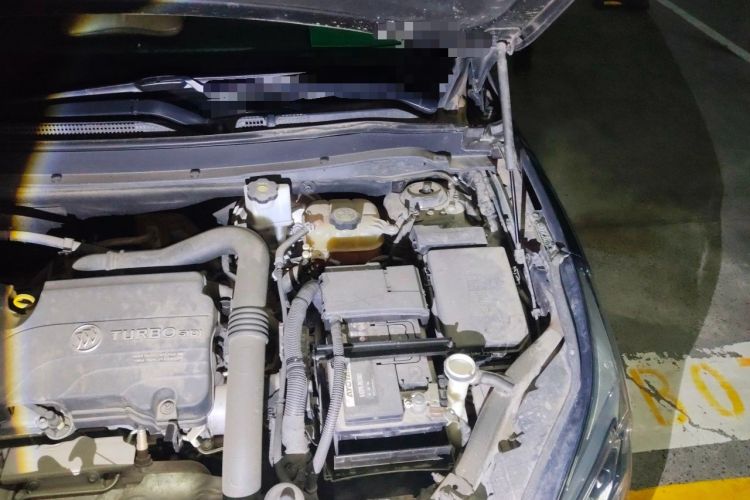 Used Buick Envision 2016 20T Two-Wheel-Drive Elite Model Engine Bay Left
