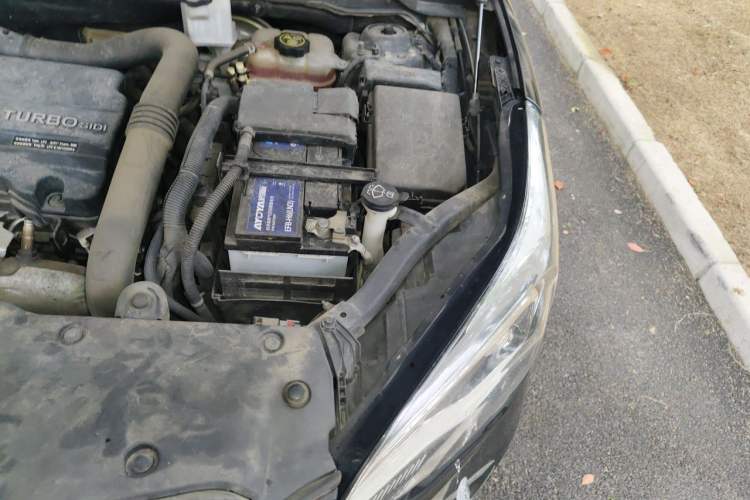 Used Buick Envision 2016 20T Two-Wheel-Drive Elite Model Engine Bay Left