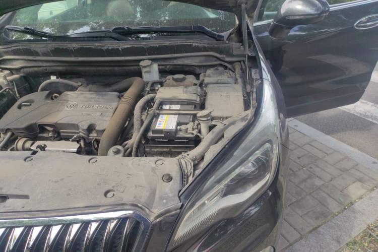 Used Buick Envision 2016 20T Two-Wheel-Drive Elite Model Engine Bay Left