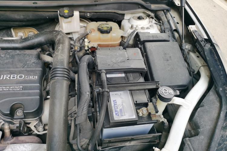 Used Buick Envision 2016 20T Two-Wheel-Drive Elite Model Engine Bay Left