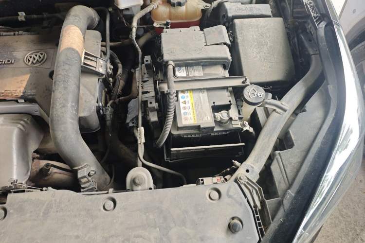 Used Buick Envision 2016 28T All-Wheel-Drive All-Terrain Sport Flagship Edition Engine Bay Left