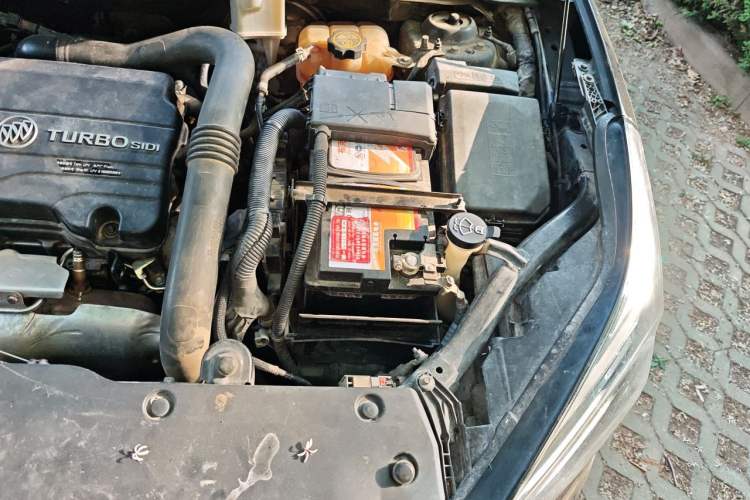 Used Buick Envision 2016 20T Two-Wheel-Drive Elite Model Engine Bay Left