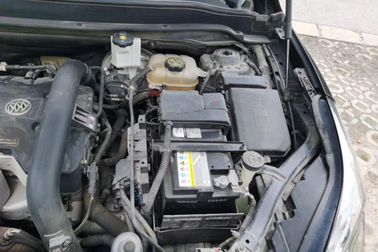 Used Buick Envision 2016 28T Four-Wheel Drive Luxury Model Engine Bay Left