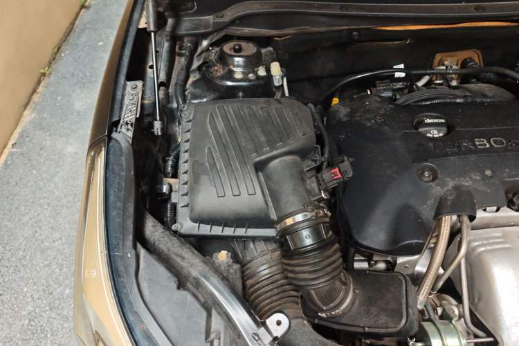 Used Buick Envision 2016 28T Four-Wheel Drive Elite Version Engine Bay Right