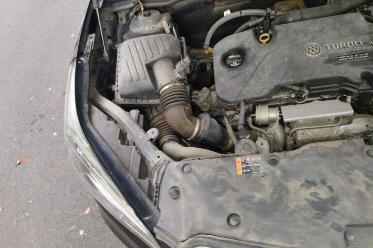 Used Buick Envision 2016 20T Two-Wheel-Drive Elite Model Engine Bay Right