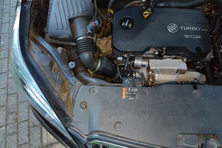 Used Buick Envision 2016 20T Two-Wheel-Drive Elite Model Engine Bay Right