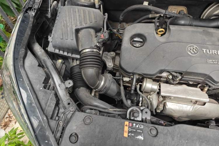 Used Buick Envision 2016 20T Two-Wheel-Drive Elite Model Engine Bay Right