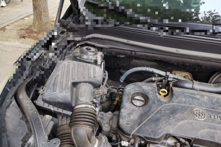 Used Buick Envision 2016 20T Two-Wheel-Drive Elite Model Engine Bay Right