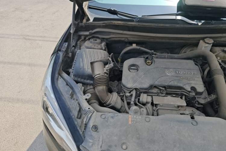 Used Buick Envision 2016 20T Two-Wheel-Drive Elite Model Engine Bay Right