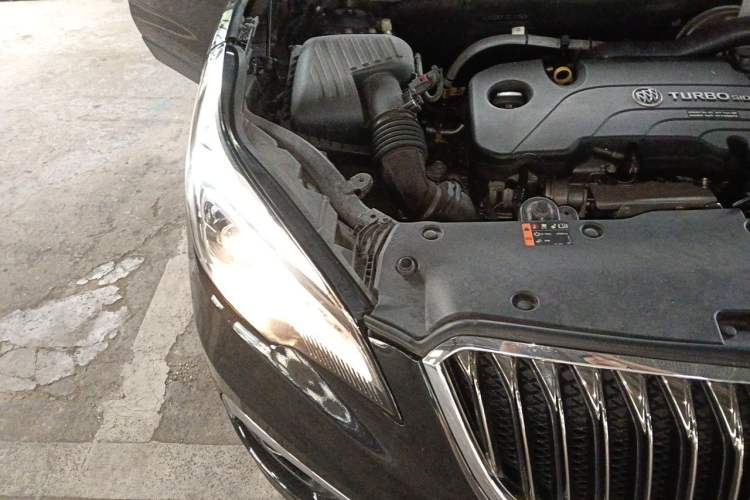 Used Buick Envision 2016 20T Two-Wheel-Drive Elite Model Engine Bay Right