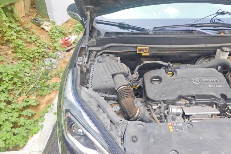 Used Buick Envision 2016 20T Two-Wheel-Drive Elite Model Engine Bay Right