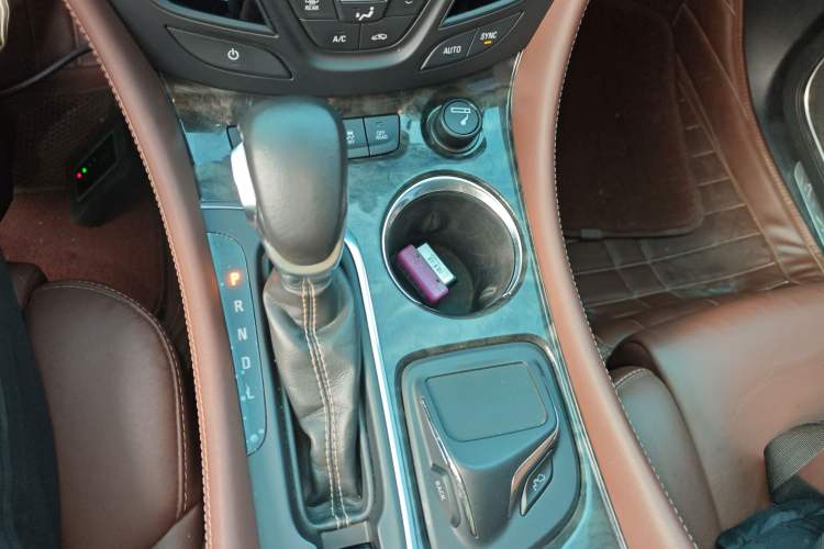 Used Buick Envision 2016 28T All-Wheel-Drive All-Terrain Sport Flagship Edition Gear Lever