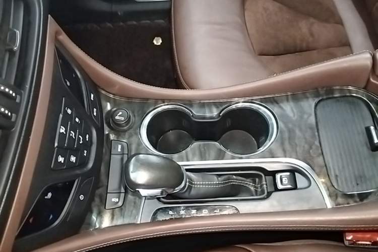 Used Buick Envision 2016 28T Four-Wheel Drive Elite Version Gear Lever