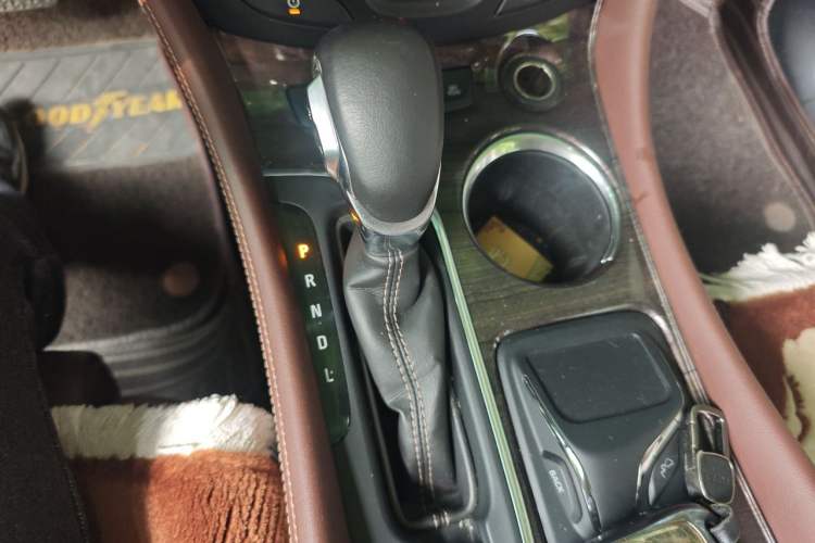 Used Buick Envision 2016 28T All-Wheel-Drive All-Terrain Sport Flagship Edition Gear Lever