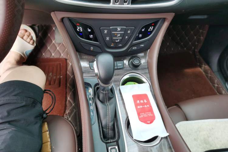 Used Buick Envision 2016 28T Four-Wheel Drive Luxury Model Gear Lever