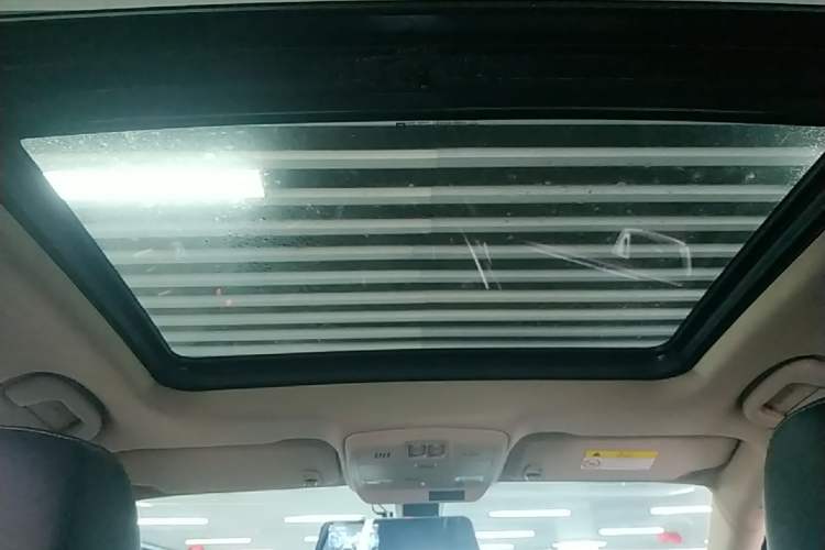 Used Buick Envision 2016 20T Two-Wheel-Drive Elite Model Headliner